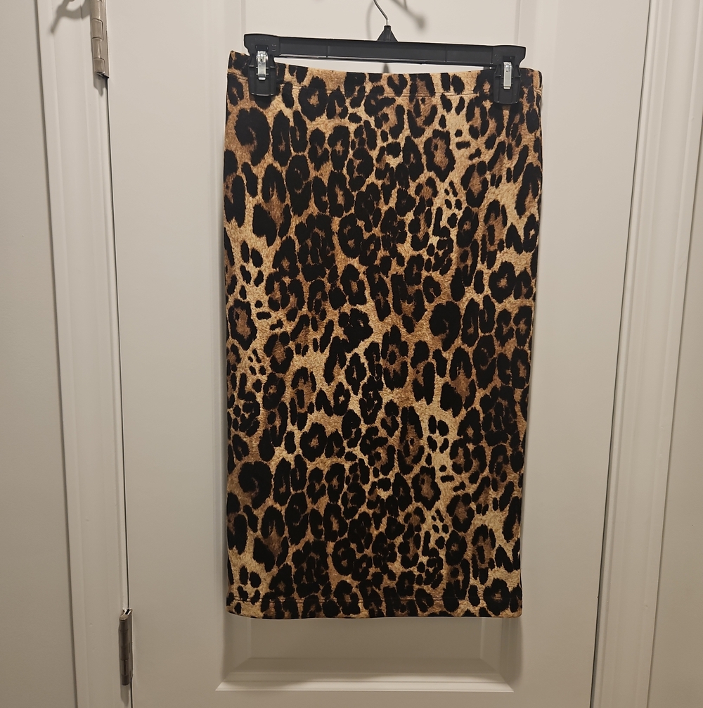 Leopard-Print Pencil Skirt in Black and Brown